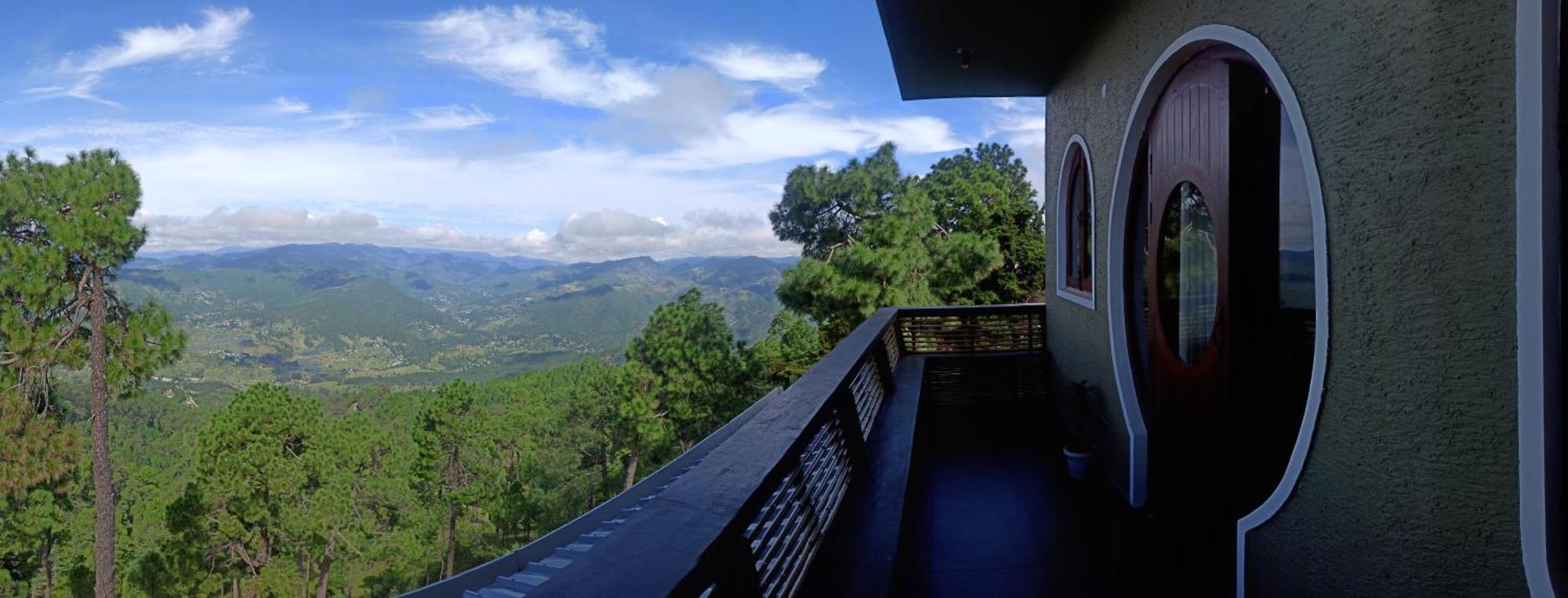 Himalayan Hobbit House Hotel Almora Exterior photo