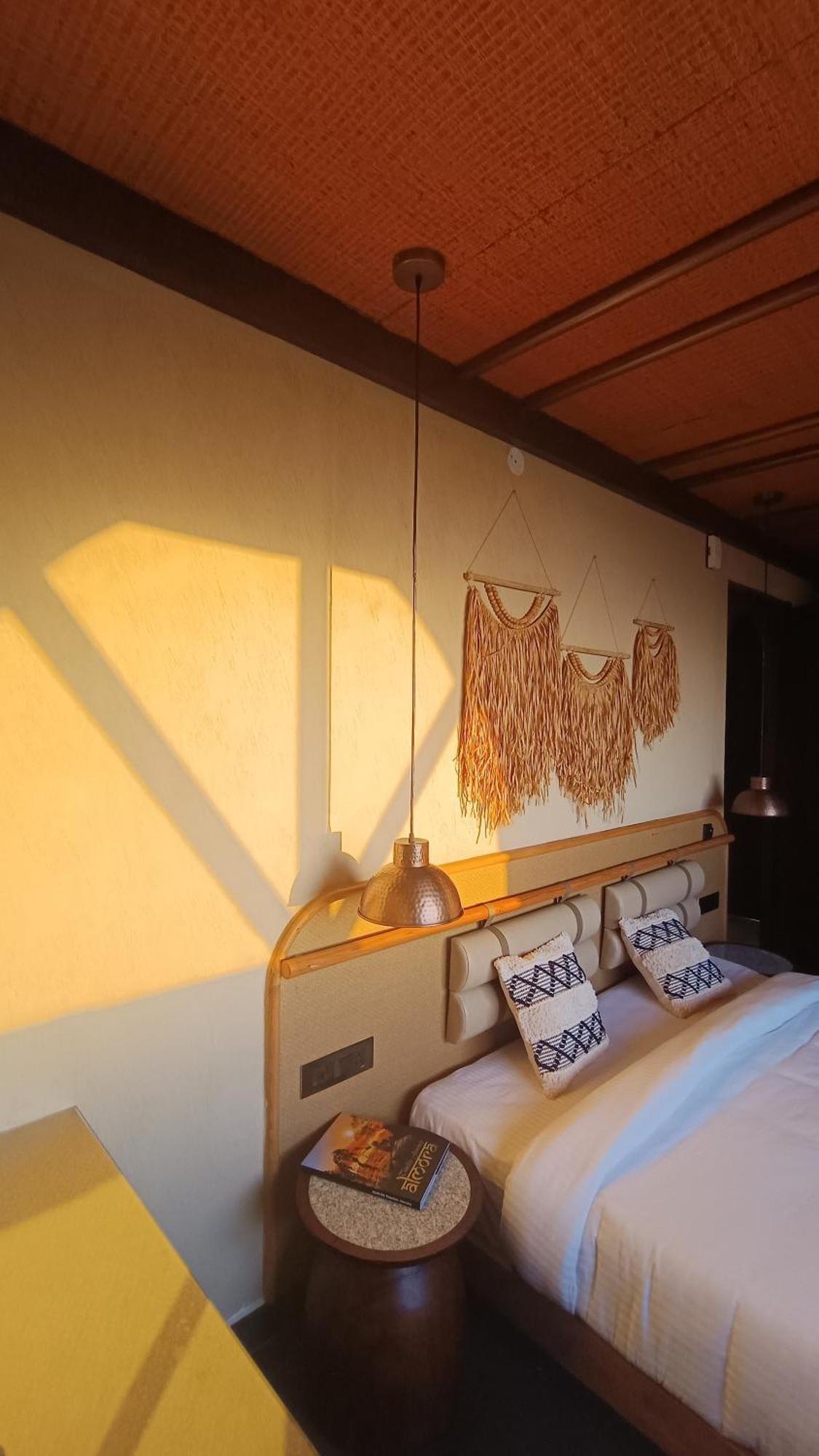 Himalayan Hobbit House Hotel Almora Exterior photo